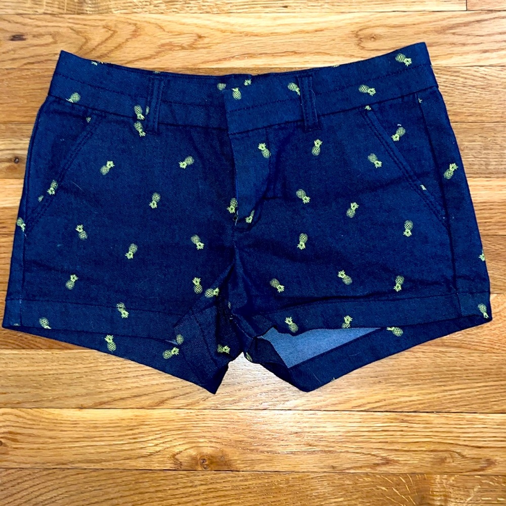 Pineapple stretchy jean shorts